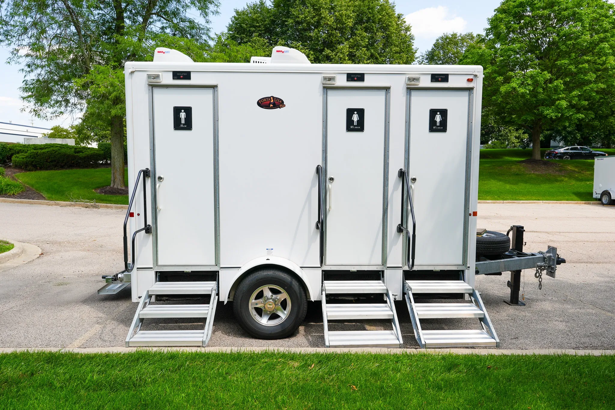 Restroom Trailer Rental in Fountainebleau, FL